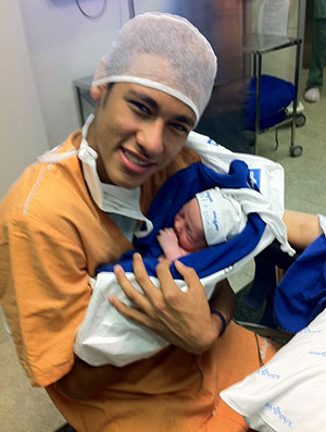 Nasce filho de Neymar - 24/08/2011