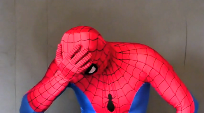 Os rolezão [fail] do homem aranha pelo mundo